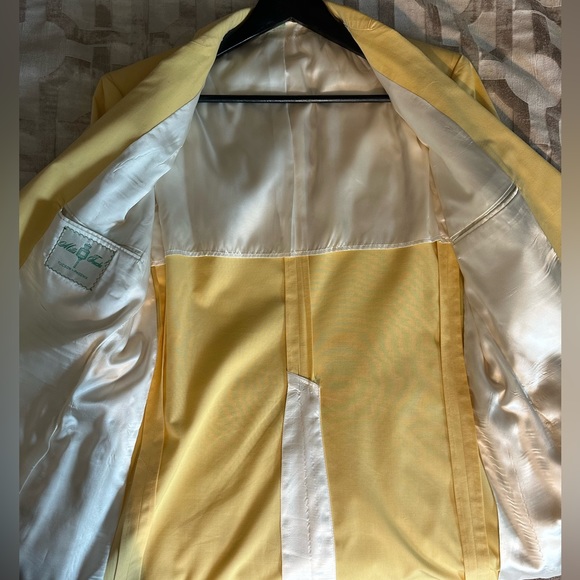 Mills touché (Tucson phoenix): 44L
Canary yellow jacket - Picture 5 of 10